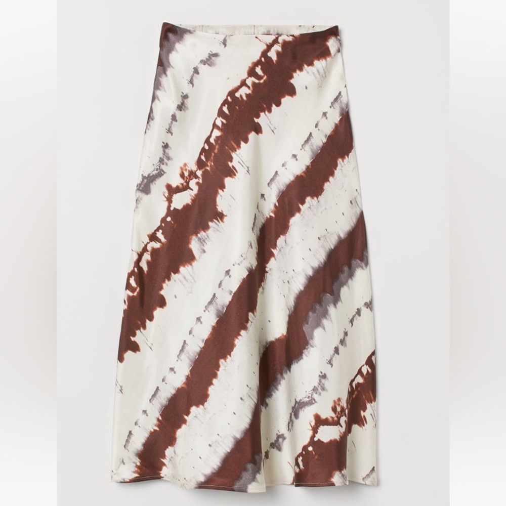 Very cute worn once silky skirt